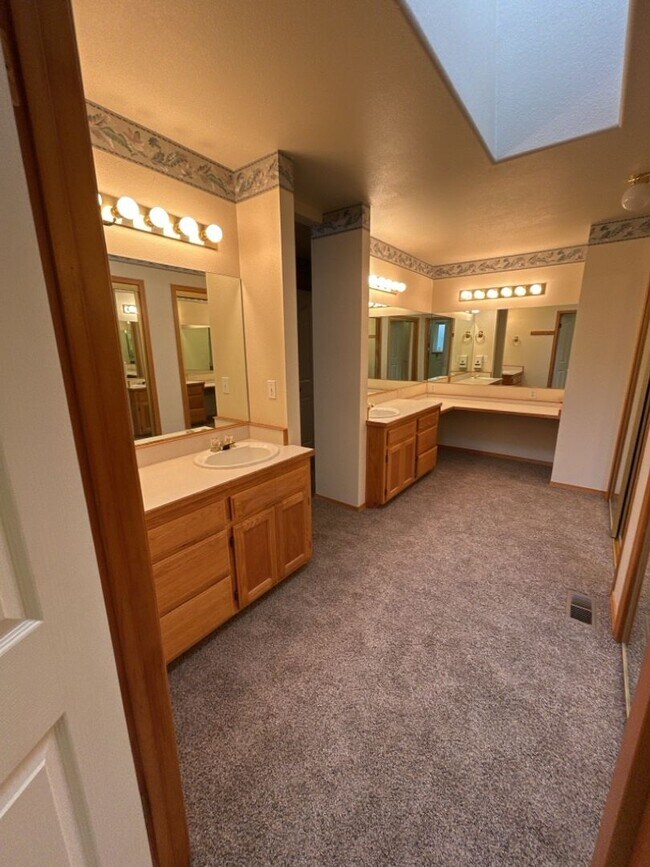 Building Photo - Cozy 3 Bedroom 2 Bath Home Located in Eureka