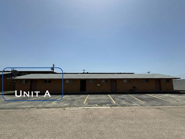 Building Photo - 808 Safady Ave