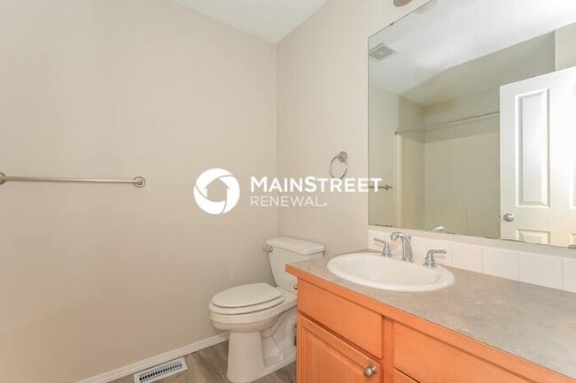 Building Photo - 3 Bedroom Pet-Friendly Home in SPANAWAY, W...