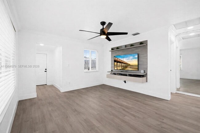 Building Photo - 5721 SW 38th Ct