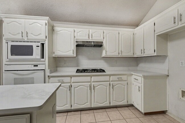 Building Photo - 1306 Woodmont Dr