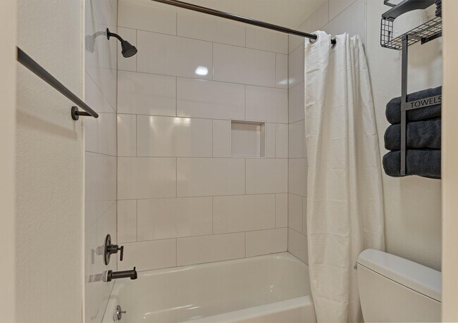 Building Photo - 2351 W Settler's Way