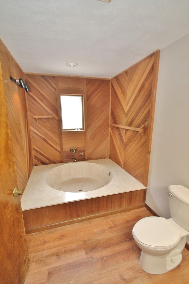 Building Photo - Secluded luxury cabin in woods with privat...
