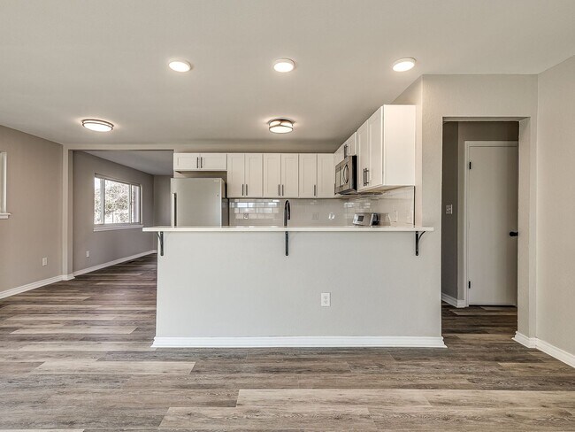 Building Photo - 3 bed / 2 bath home in great location!