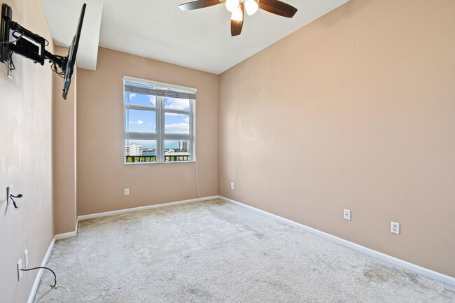 Building Photo - 403 S Sapodilla Ave