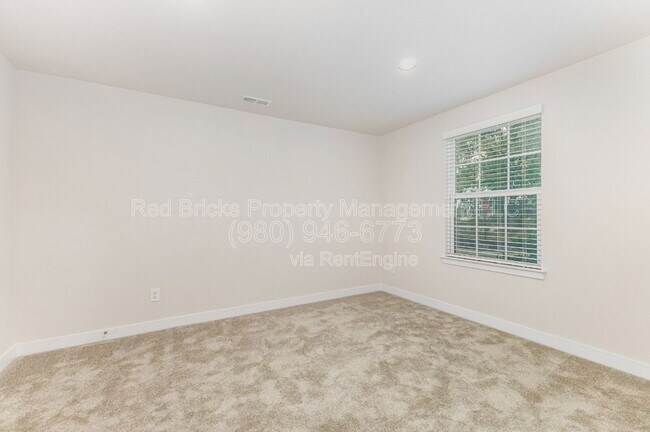 Building Photo - 306 New Gallant Dr