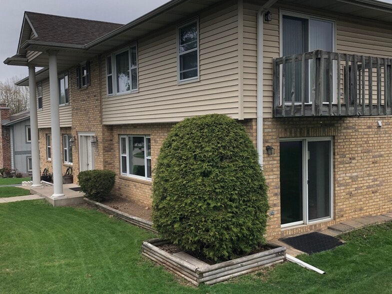 Building Photo - 402 Manchester Ln