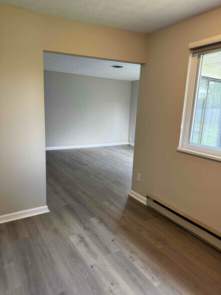 Building Photo - 1149 Navaho Dr