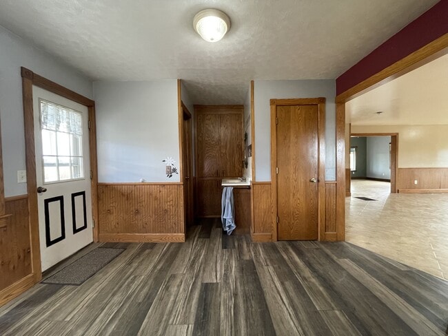 Building Photo - 7094 N 550 E