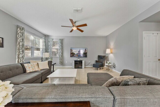 Building Photo - Corner Lot- Close to Disney- Four Bedroom Home for Rent