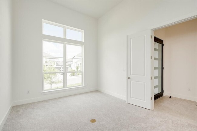 Building Photo - 2420 Sondrio Bnd