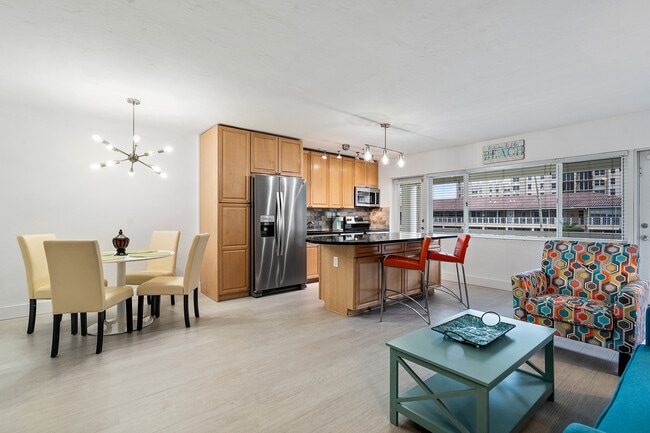 Building Photo - 2881 NE 32nd St