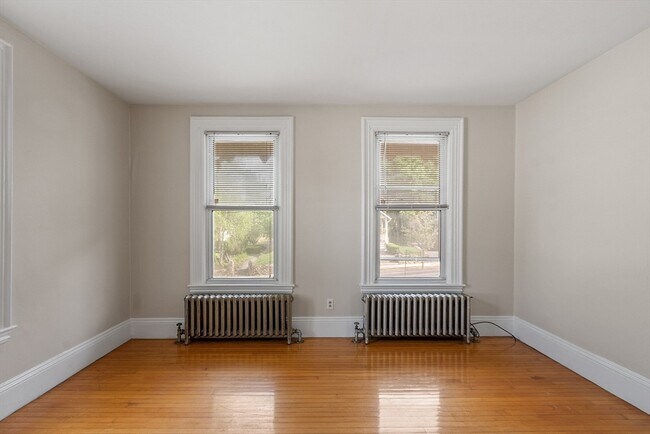 Building Photo - 93 Upham St