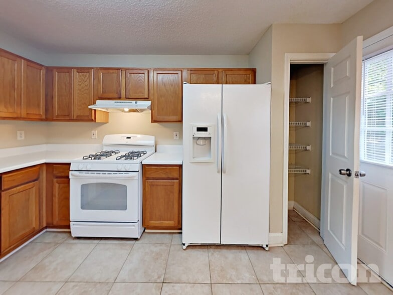 Building Photo - 3151 Peartree Dr