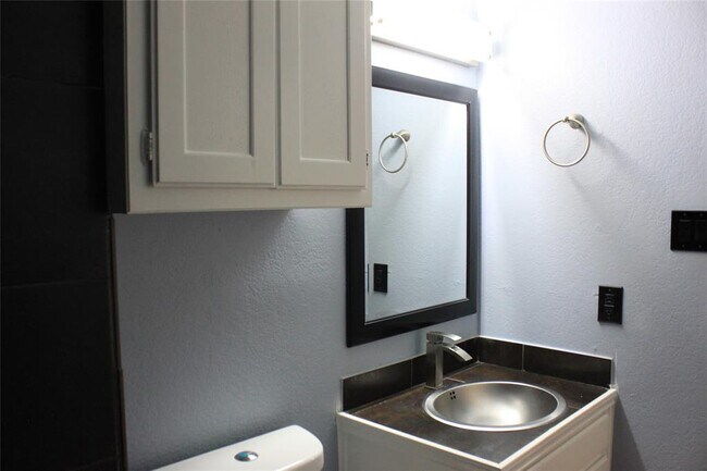 Building Photo - 922 Fannin St