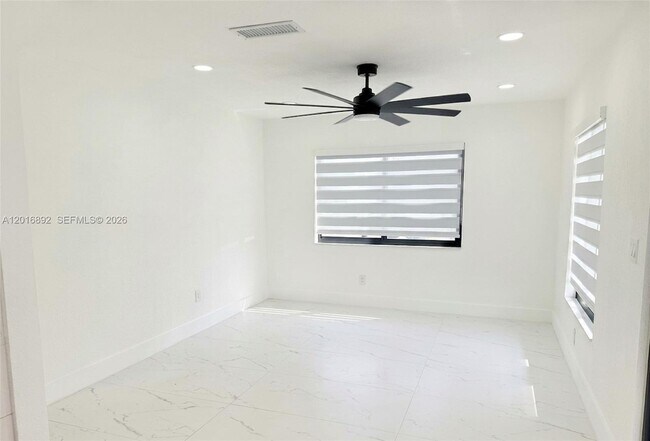 Building Photo - 26711 SW 145th Avenue Rd