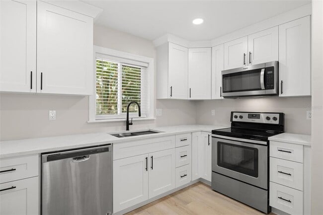 Building Photo - 1500 San Mateo Dr