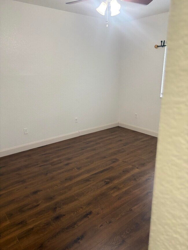 Building Photo - 6606 Catalina Ln