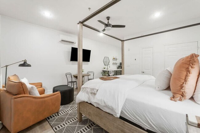 Building Photo - 10343 E County Hwy 30A