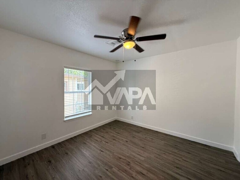 Building Photo - 118 Gaskin Dr