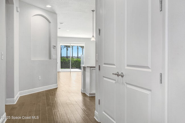 Building Photo - 8313 Loren Cove Dr