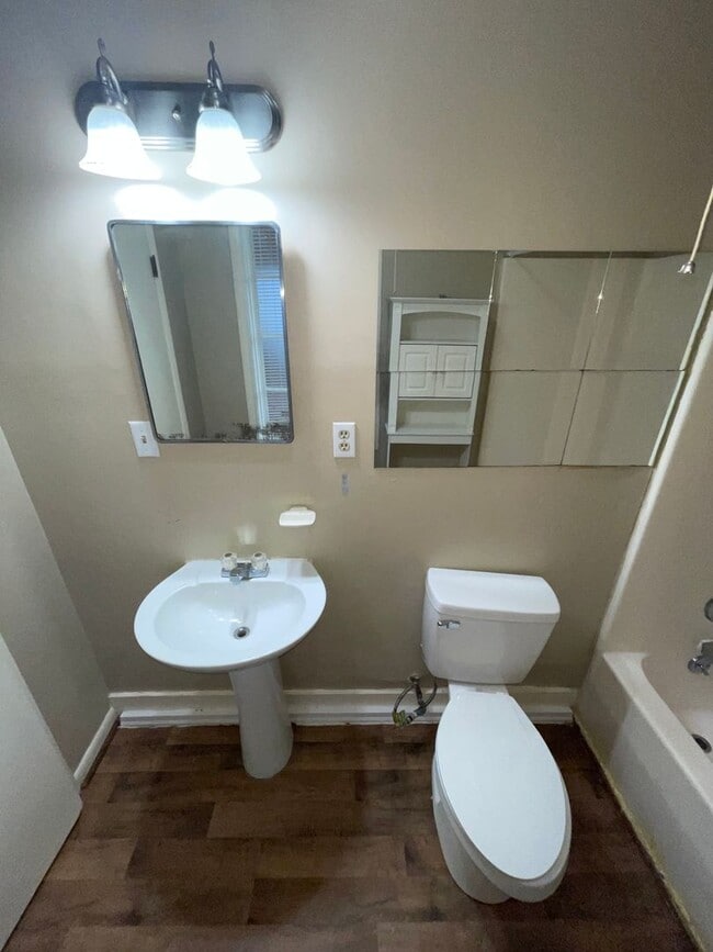 Building Photo - Evergreen Community