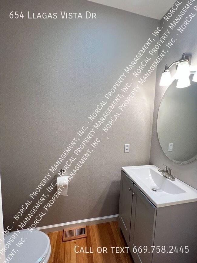 Building Photo - 654 Llagas Vista Dr