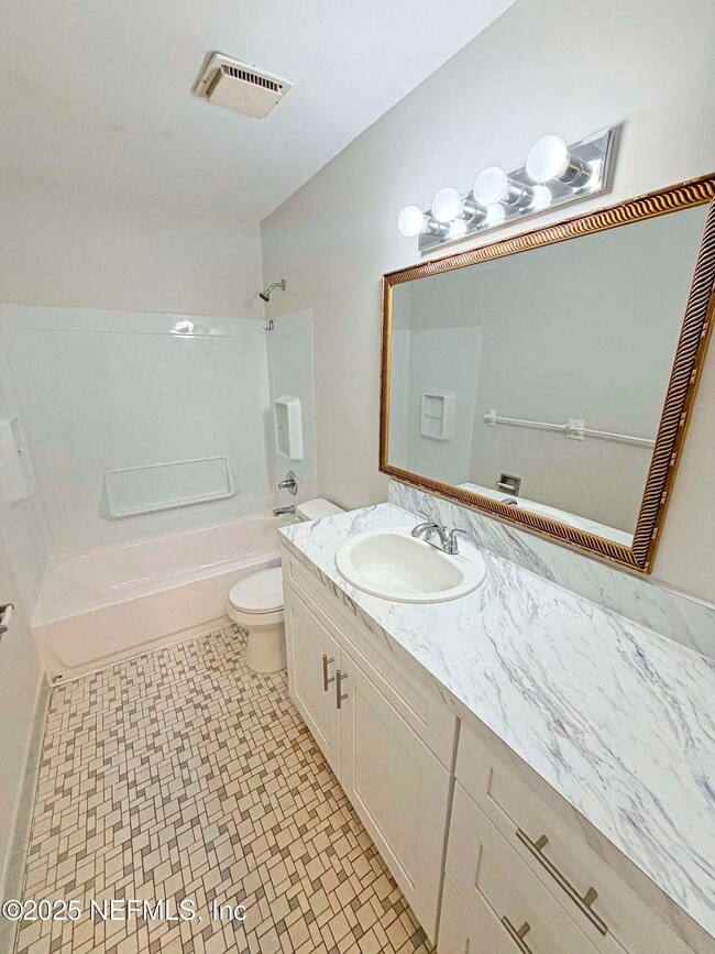 Building Photo - 283 Almansa Rd