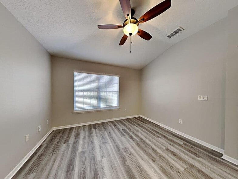 Building Photo - 2310 Little Gem Loop