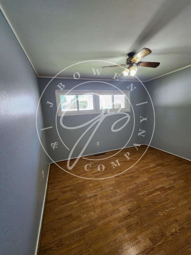 Building Photo - Charming 3-Bedroom Home in Toledo walking ...