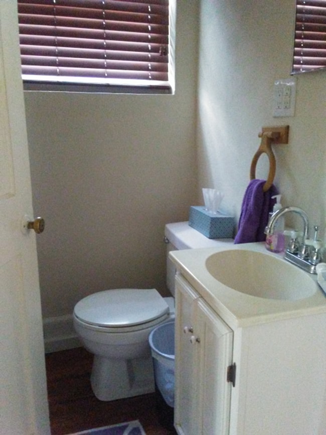 Building Photo - Apartment close to W&L Law School