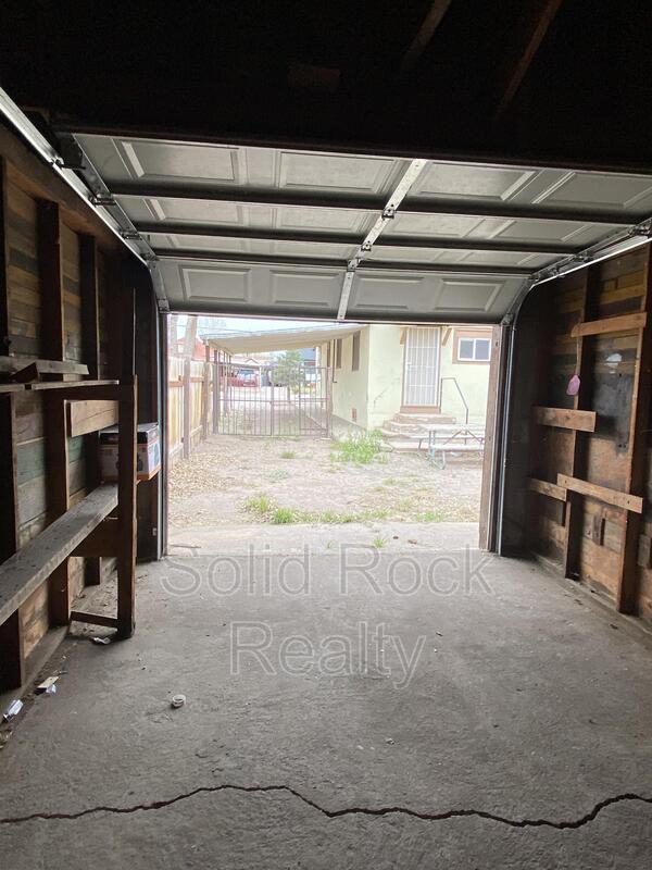 Building Photo - 806 E Mesa Ave