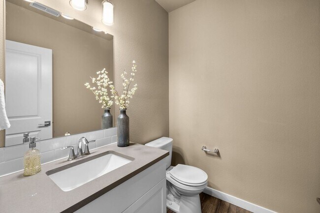 Building Photo - Brand New Stunning 3 Bed/2.5 Bath Townhouse-Old Farm District