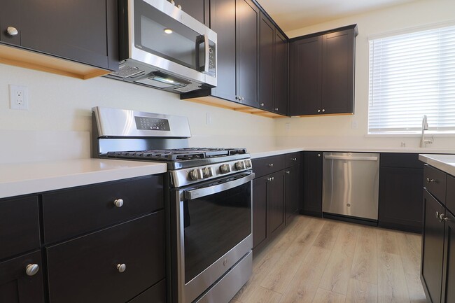 Building Photo - 6735 Lunar Descent Dr