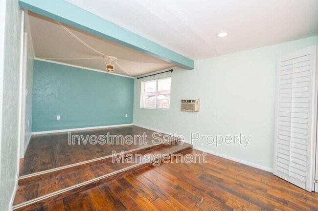Building Photo - 4982 Baltimore Dr