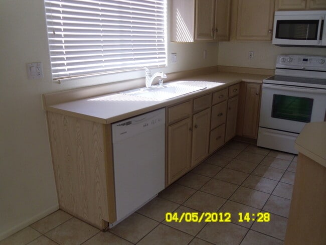 Building Photo - 3 Bed 2 Bath in Most Desired Ahwatukee