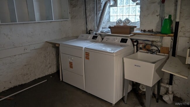 Building Photo - 166 Glen Ave