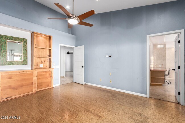 Building Photo - 4430 E Graythorn St