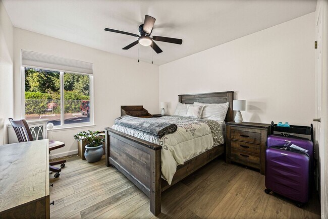 Building Photo - Updated Condo In Richfield Gardens Community!