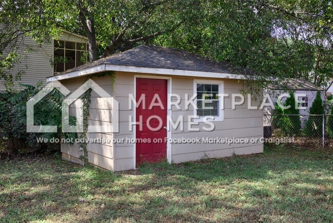 Building Photo - 2013 Reuben Dr NE