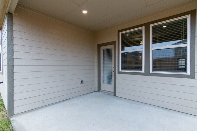 Building Photo - 18499 Sunrise Maple Dr