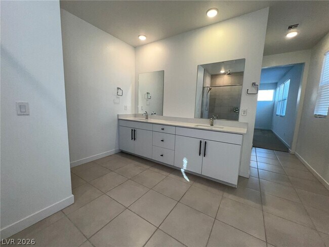 Building Photo - 612 Emerson Creek Ct