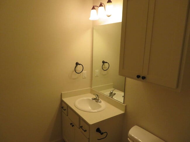 Building Photo - Beautiful Home Located Near Texas Tech Cam...