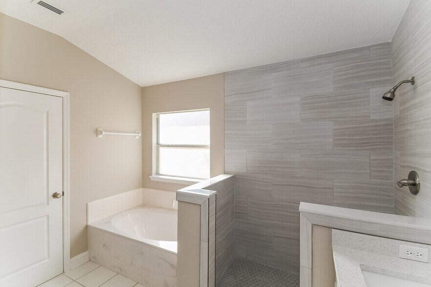 Building Photo - 9461 Maidstone Mill Dr E