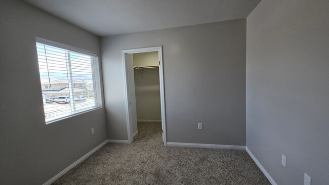 Building Photo - 1837 Walnut Dr