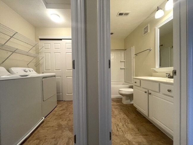 Building Photo - 5615 Frawley Dr