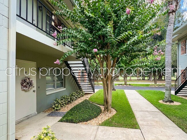Building Photo - 3026 Fairway Ln
