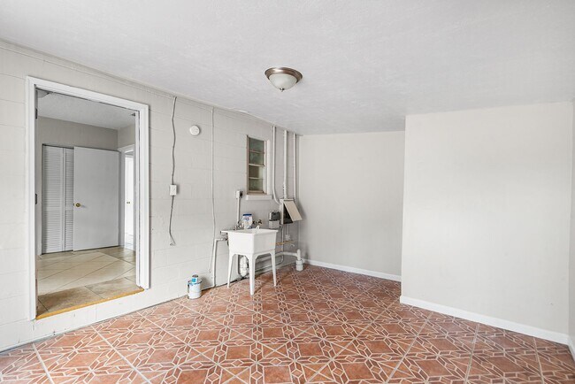 Building Photo - SOUTH TAMPA HOME FOR RENT!