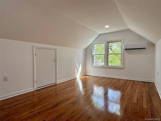 Building Photo - 48 79th Ave