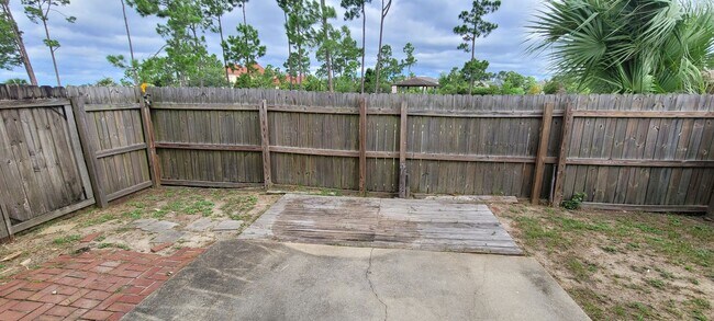 Building Photo - Venetian Villa 2 Bedroom 2 Bath 2 Car Garage w/Waterview!